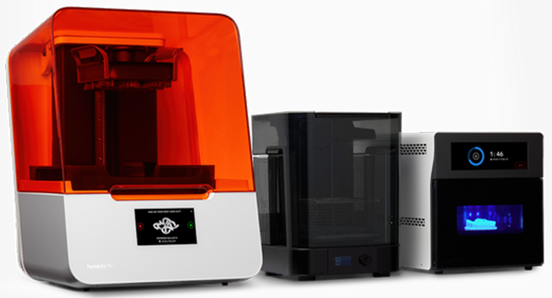 Die Formlabs-Lösung für den dentalen 3D-Druck mit dem Form 3B+ Drucker, Form Wash und Fast Cure (rechts)